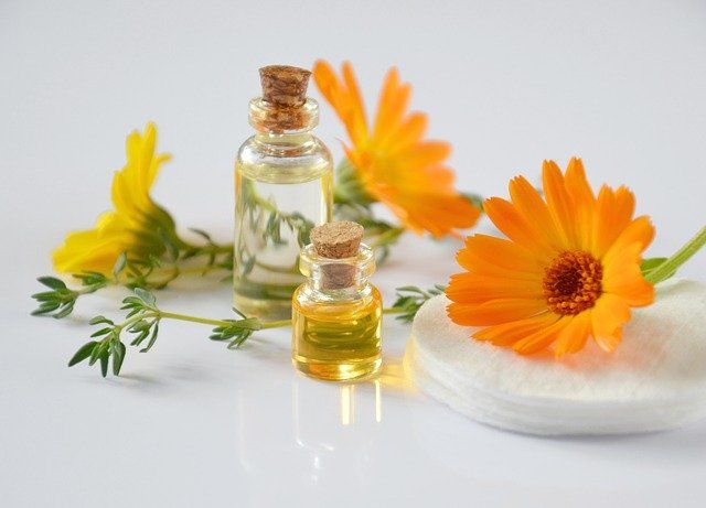 Aceites esenciales naturales | Usos, propiedades y beneficios