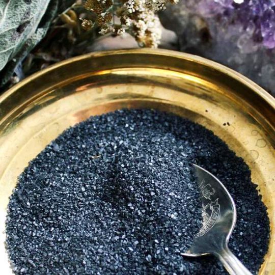 Sal negra para combatir malas energías