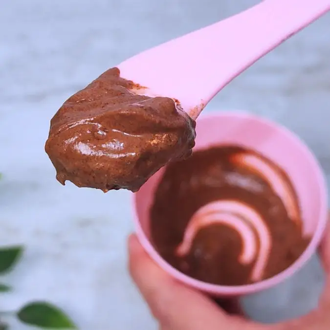 Mascarilla de Yogur y Algarroba: calmante y regeneradora