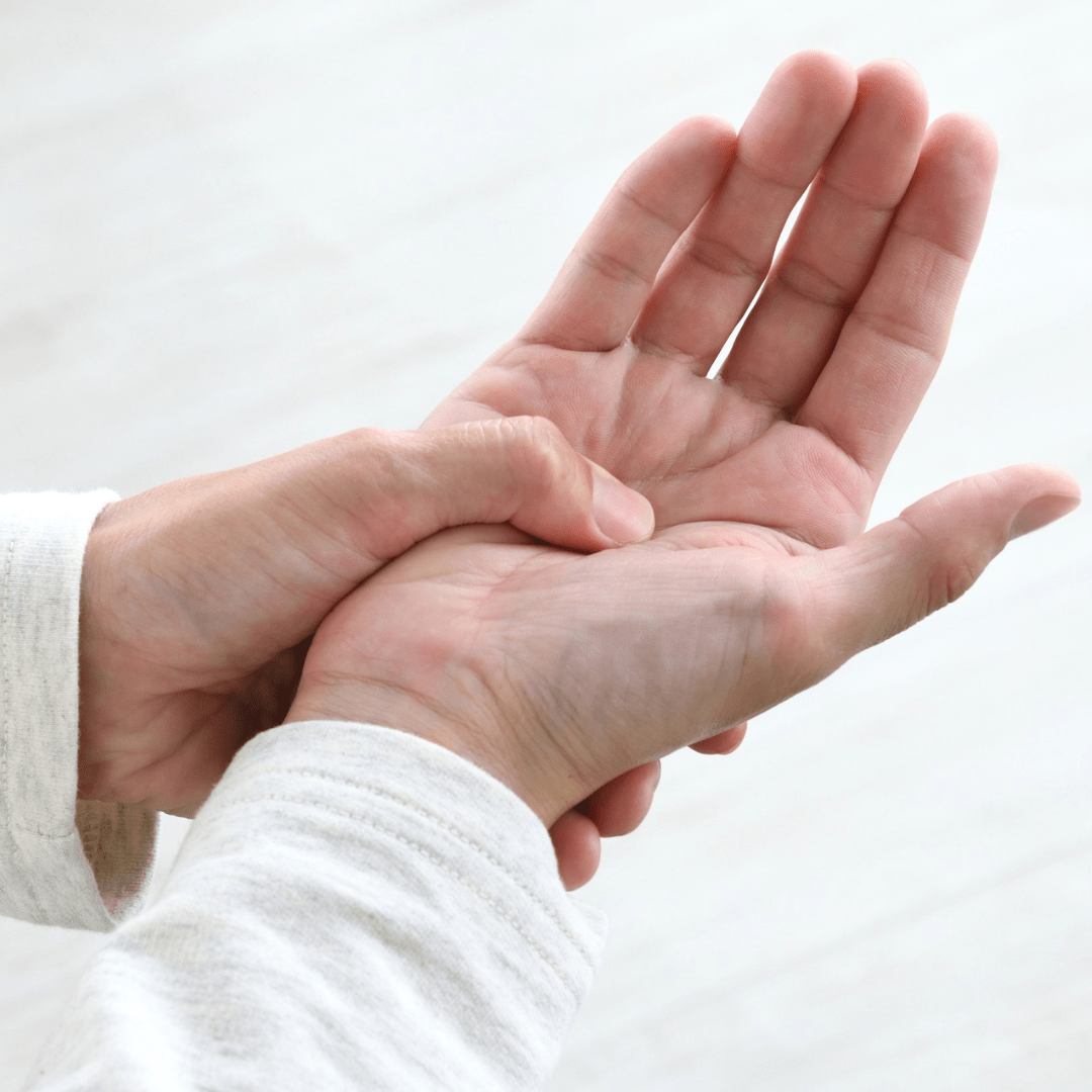 Automasaje de puntos energéticos básicos: guía sencilla para equilibrar tu energía