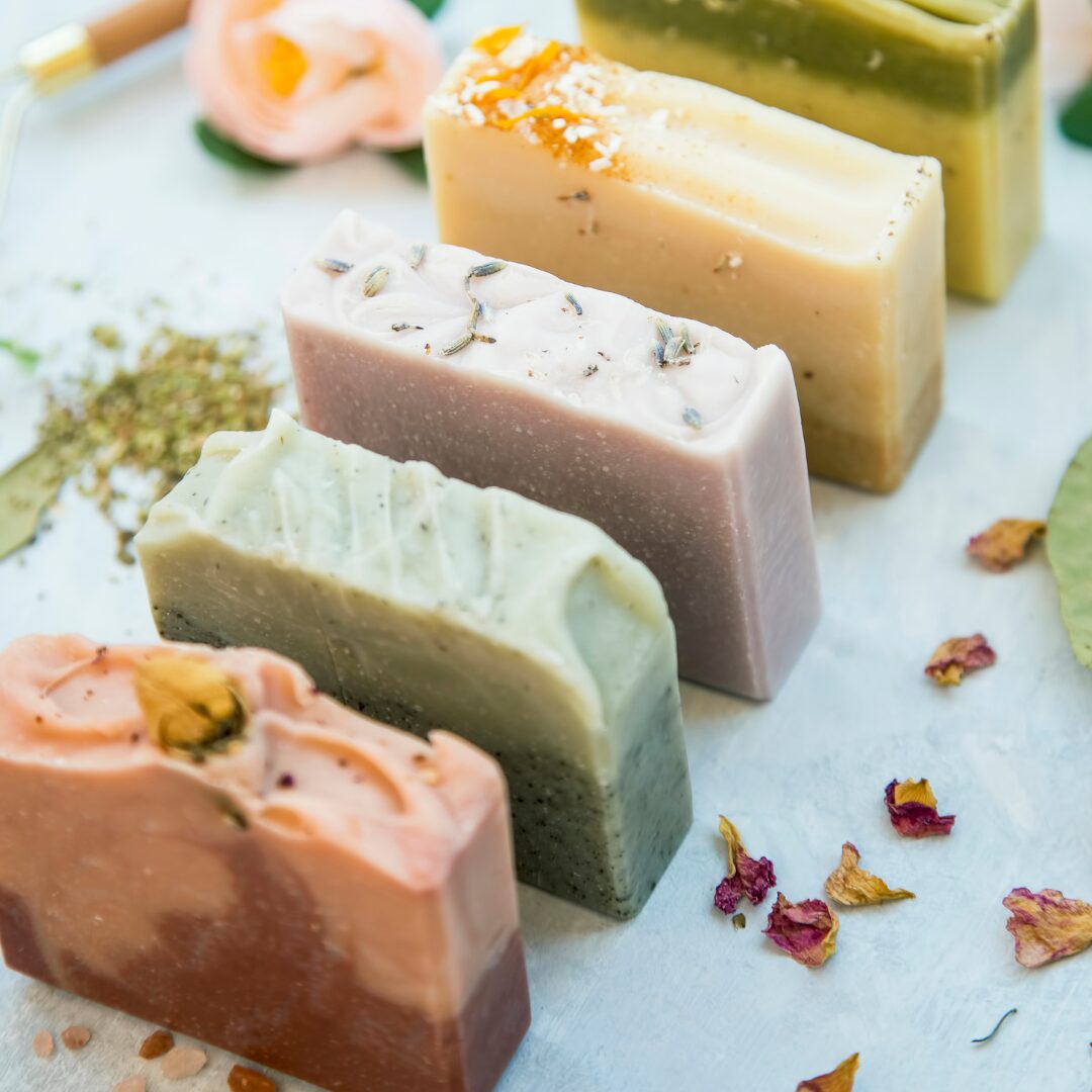 Cómo añadir aditivos al jabón artesano: guía completa para personalizar tus recetas